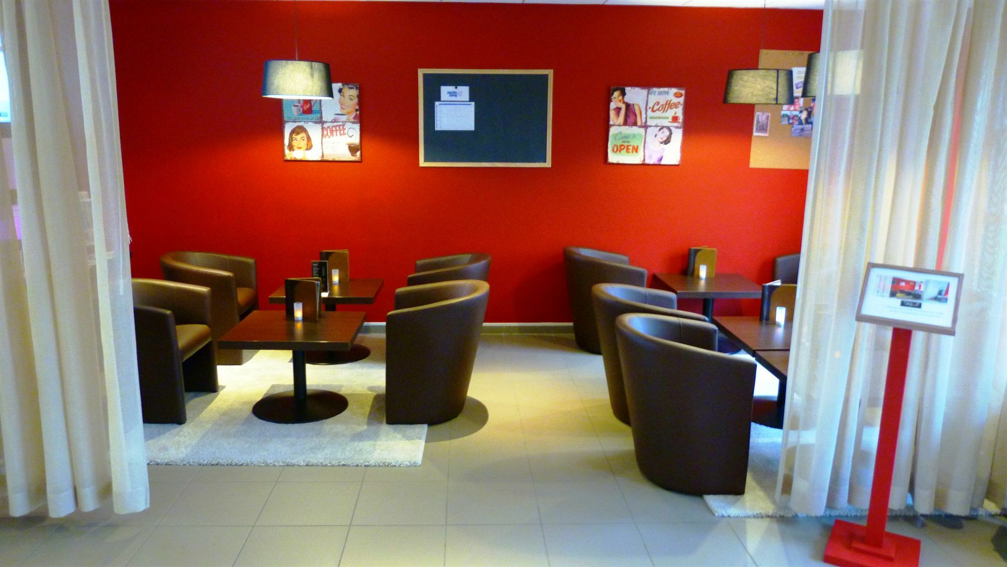 Dc Hotel Charleroi Airport Bagian luar foto
