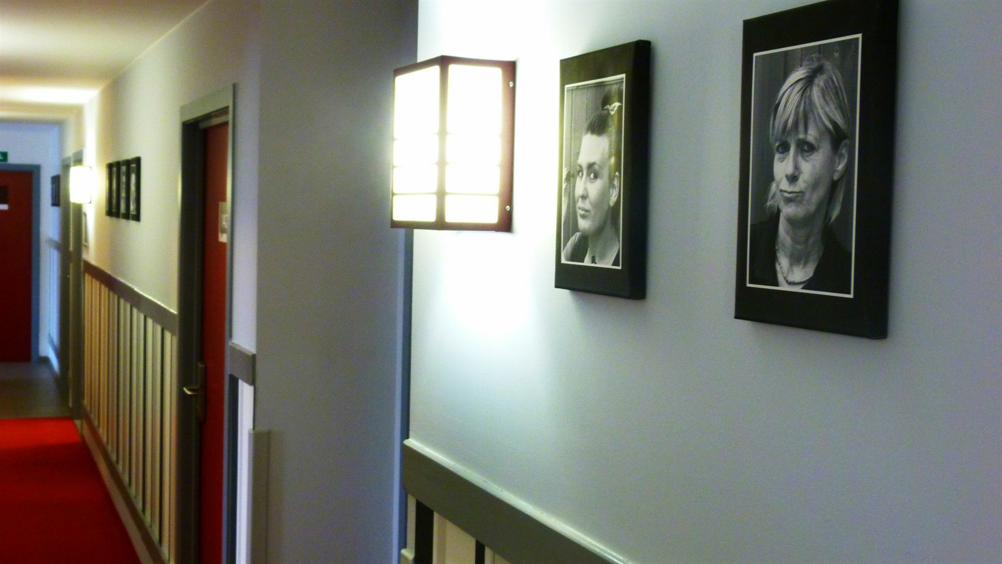 Dc Hotel Charleroi Airport Bagian luar foto